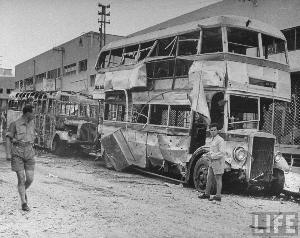 1948. Взорванные автобусы
