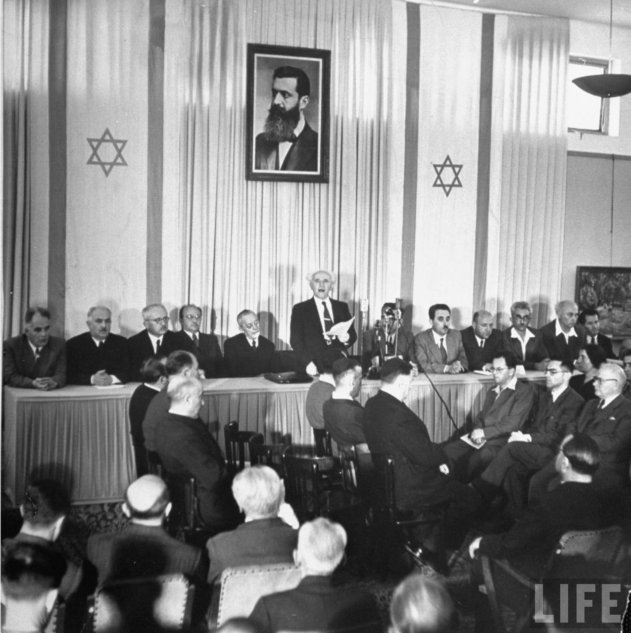 1948. 14 мая. Давид Бен-Гурион провозглашает создание независимого еврейского государства